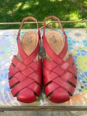 NWT Earth Origins Red Berri Woven Leather Slingback Comfort Sandals Size 10 Wide